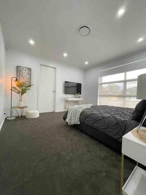 Neat 4 Bedroom In Catherine Fields Narellan Екстериор снимка