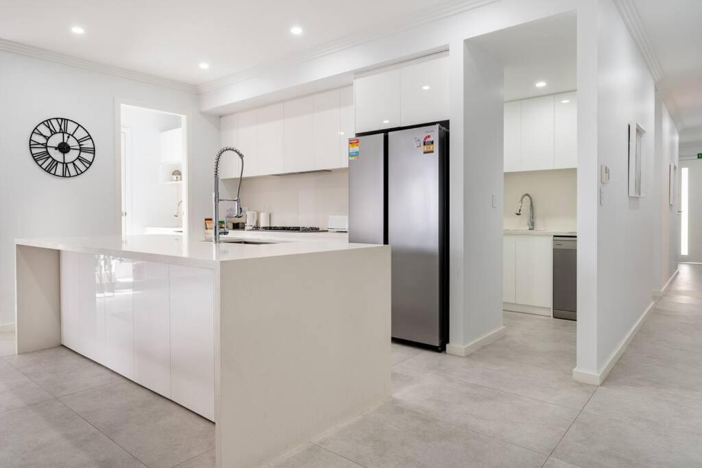 Neat 4 Bedroom In Catherine Fields Narellan Екстериор снимка