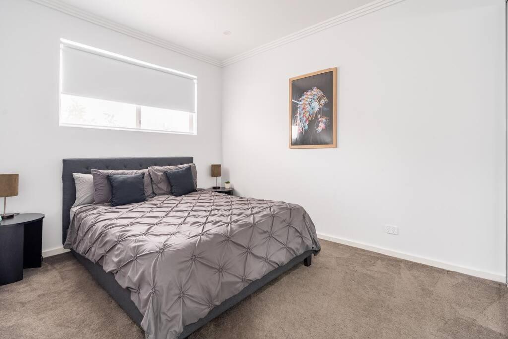 Neat 4 Bedroom In Catherine Fields Narellan Екстериор снимка