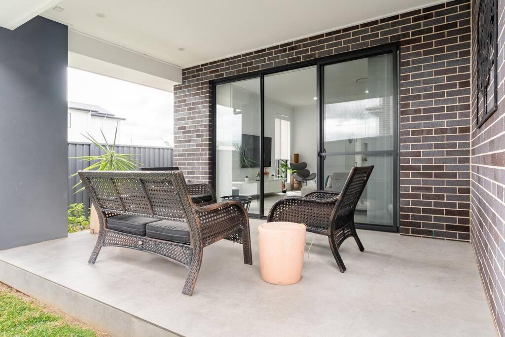 Neat 4 Bedroom In Catherine Fields Narellan Екстериор снимка