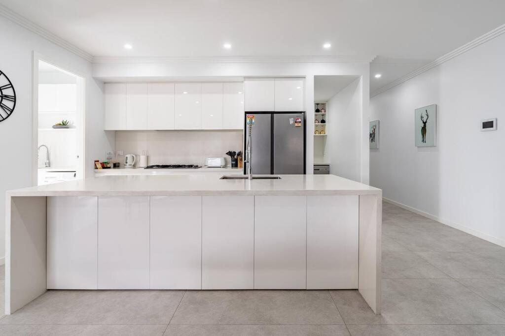 Neat 4 Bedroom In Catherine Fields Narellan Екстериор снимка