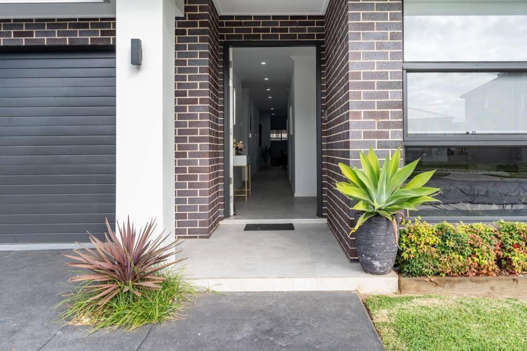 Neat 4 Bedroom In Catherine Fields Narellan Екстериор снимка