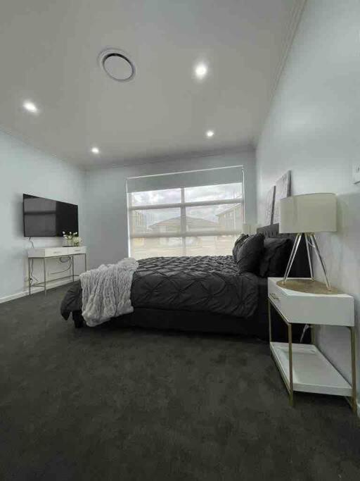 Neat 4 Bedroom In Catherine Fields Narellan Екстериор снимка