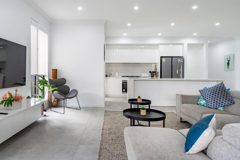 Neat 4 Bedroom In Catherine Fields Narellan Екстериор снимка