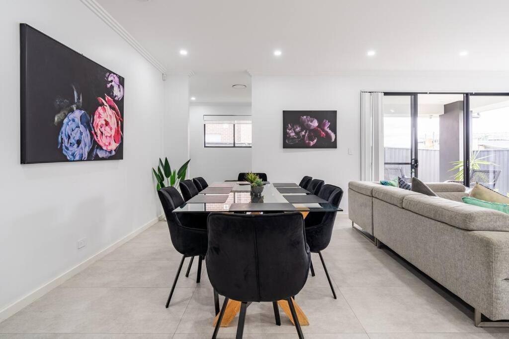 Neat 4 Bedroom In Catherine Fields Narellan Екстериор снимка